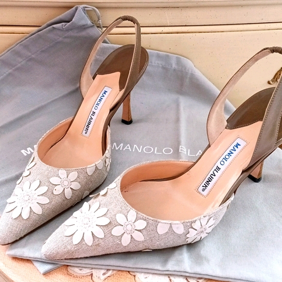 Manolo Blahnik Shoes - VTG, " MANOLO BLAHNIK" HANDMADE IN ITALY HEELS